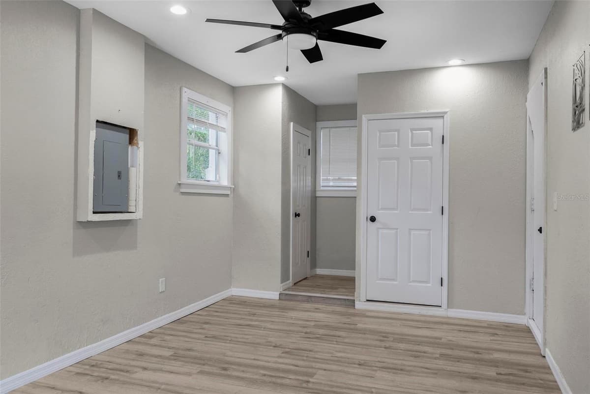 610 ROMA STREET — photo 33 of 46