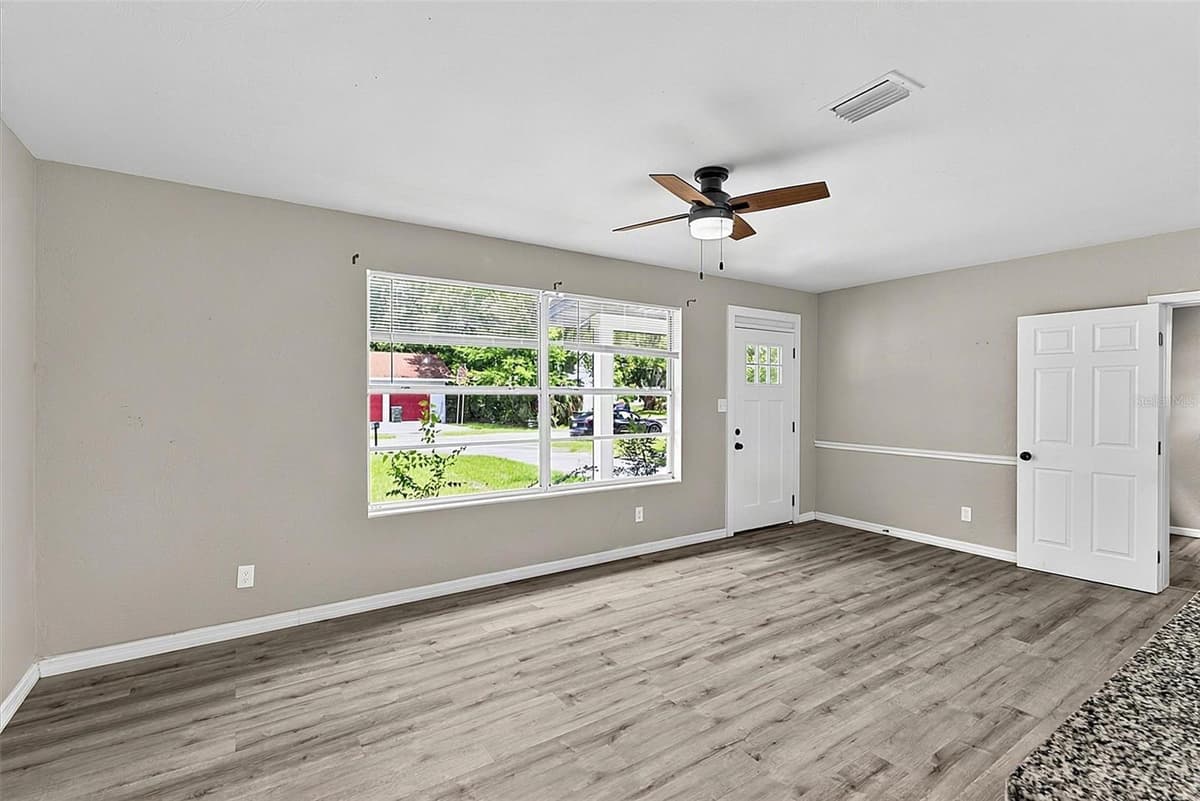 610 ROMA STREET — photo 11 of 46
