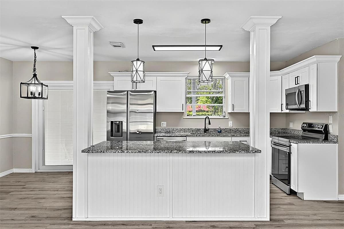 610 ROMA STREET — photo 7 of 46