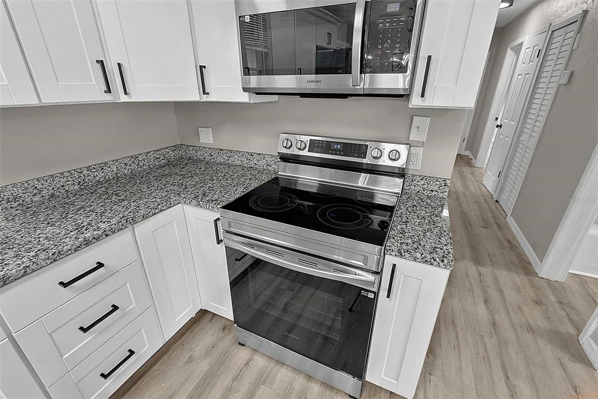 610 ROMA STREET — photo 5 of 46