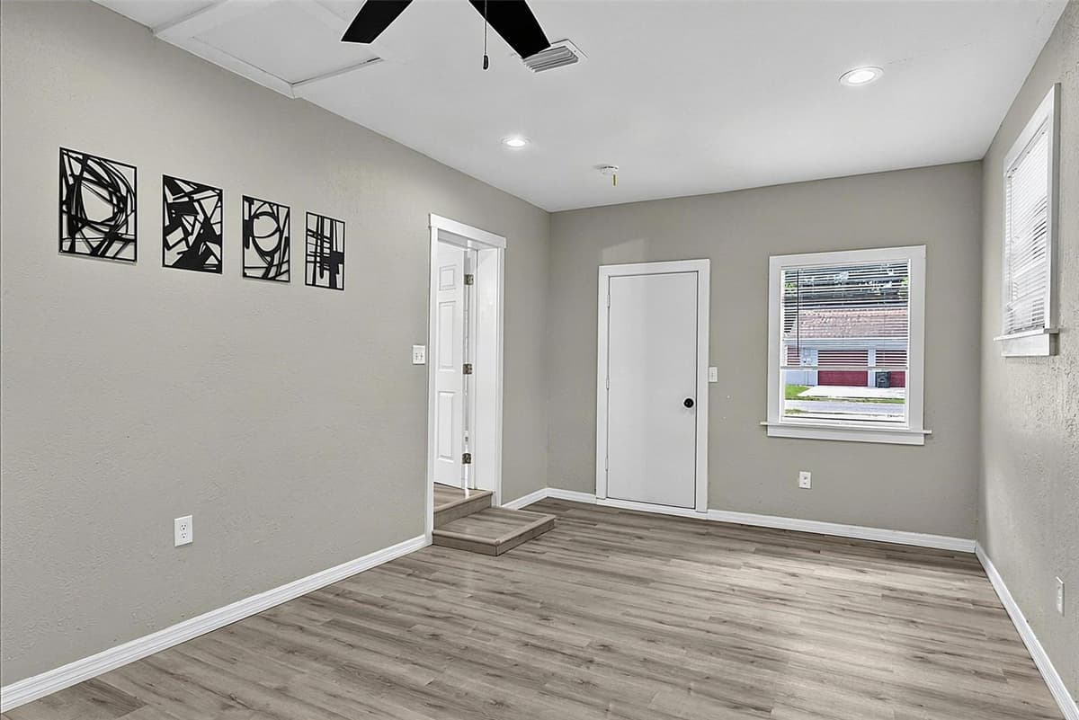 610 ROMA STREET — photo 35 of 46