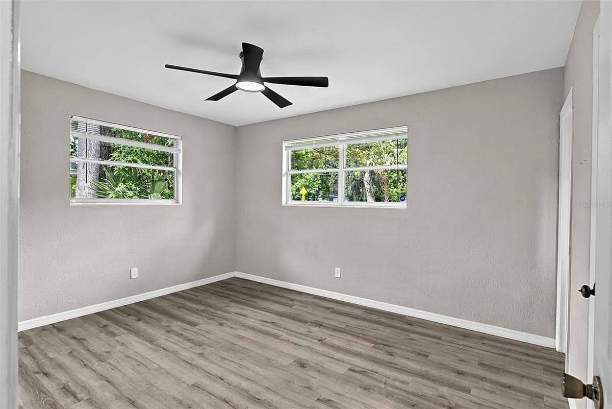 610 ROMA STREET — photo 17 of 46