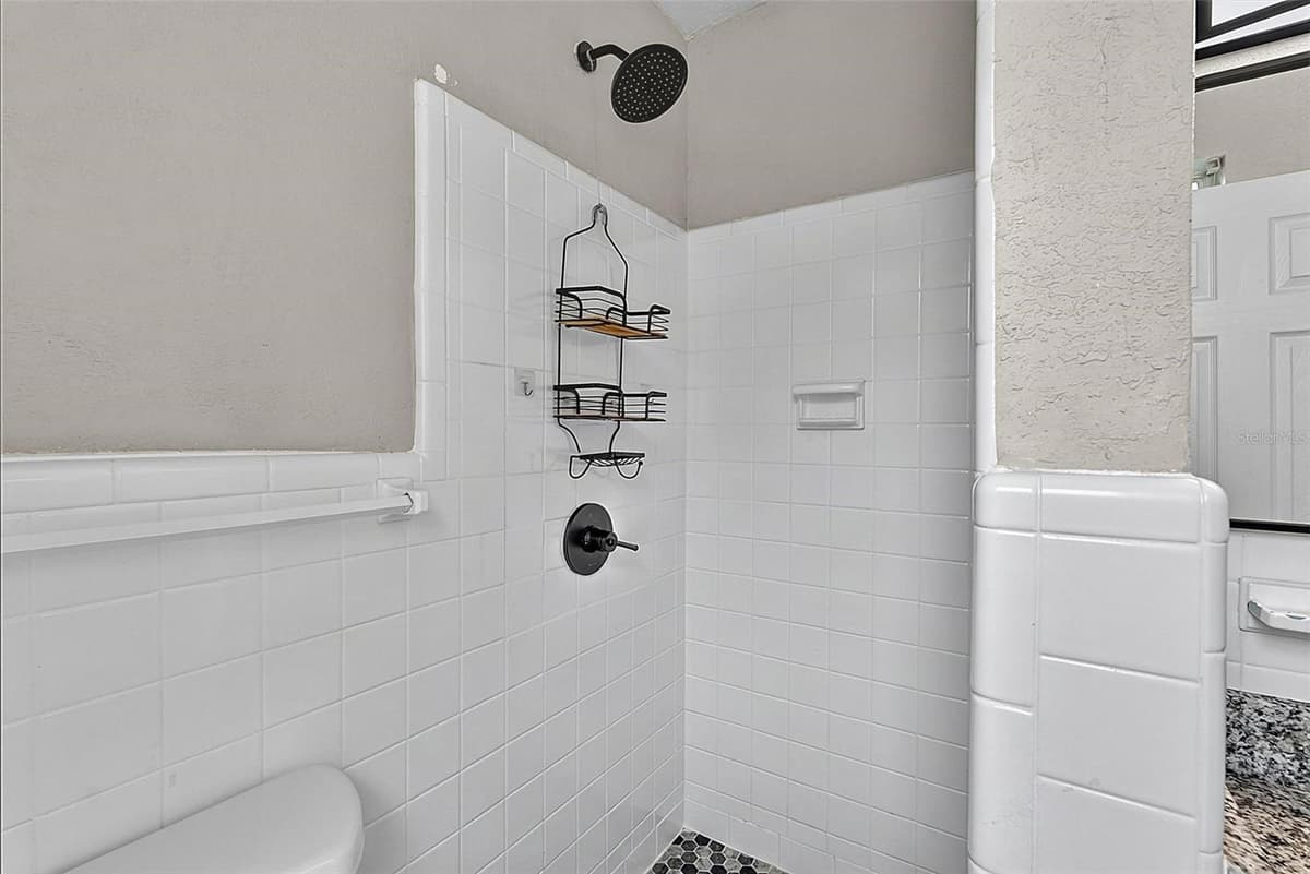 610 ROMA STREET — photo 22 of 46