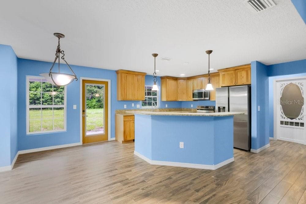 28900 SLEEPY BEAR LANE — photo 9 of 37