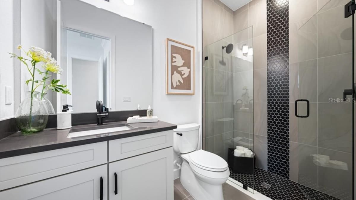 7391 MOONBEAM AVENUE — photo 9 of 40