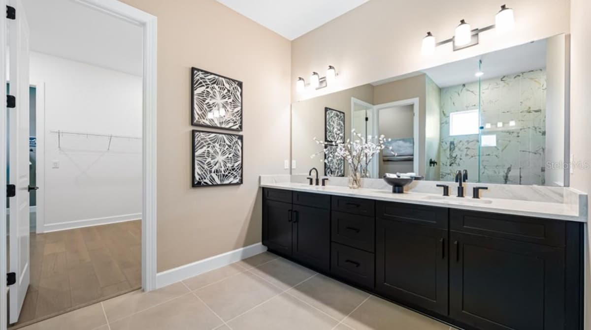 7391 MOONBEAM AVENUE — photo 4 of 40