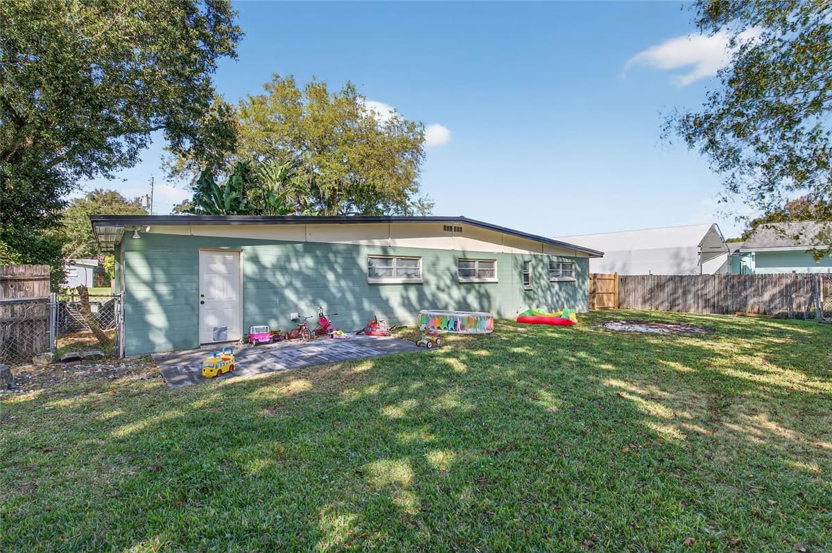 729 FLAMINGO DRIVE — photo 15 of 18
