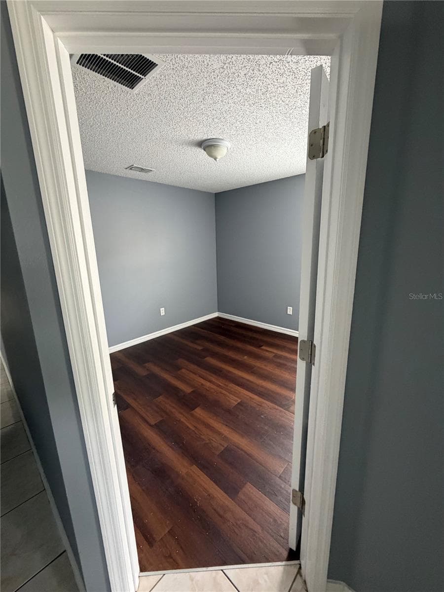 2413 RUDDENSTONE WAY — photo 15 of 33