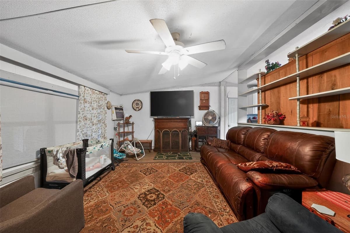 2774 SNIPE DRIVE — photo 5 of 32
