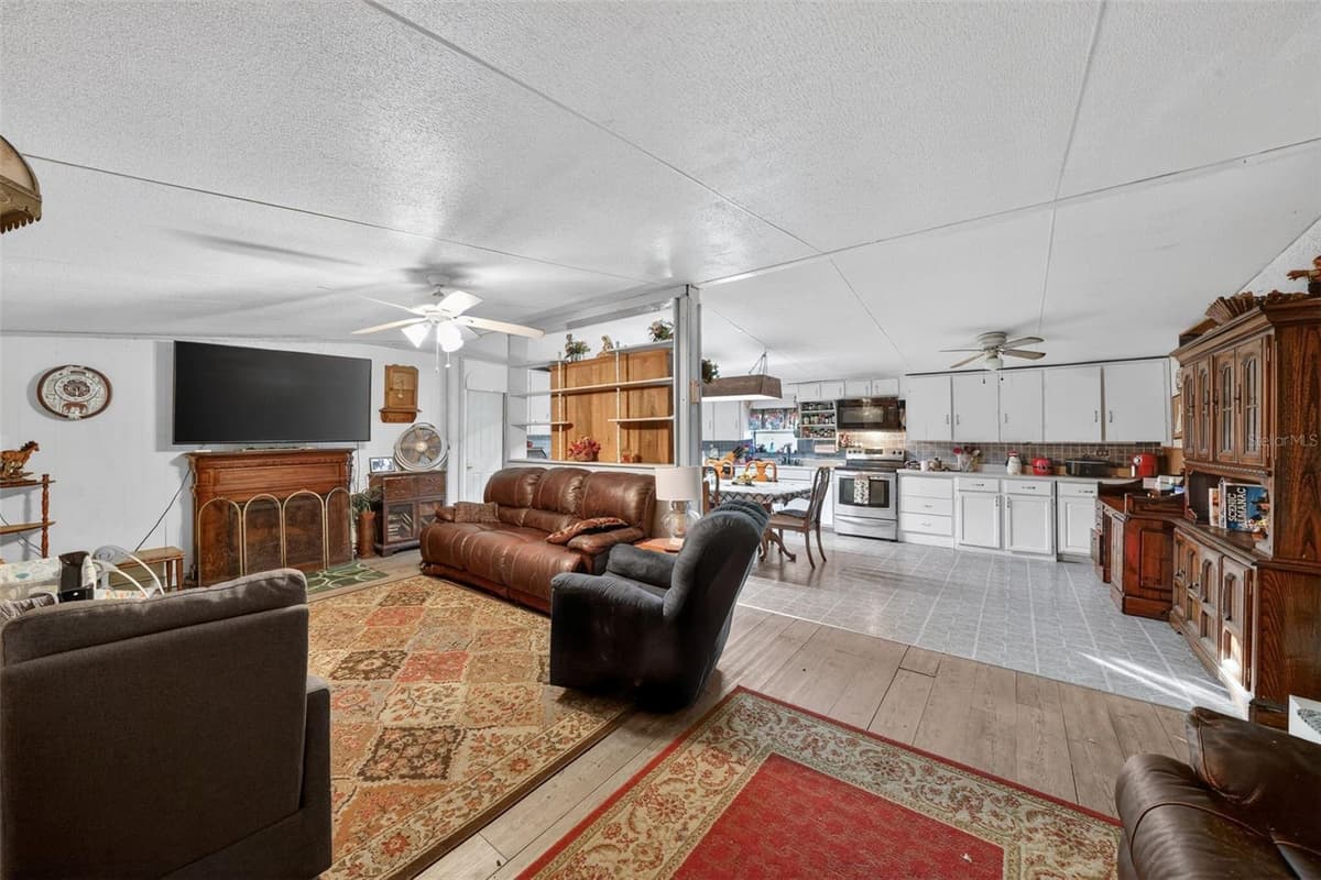 2774 SNIPE DRIVE — photo 4 of 32