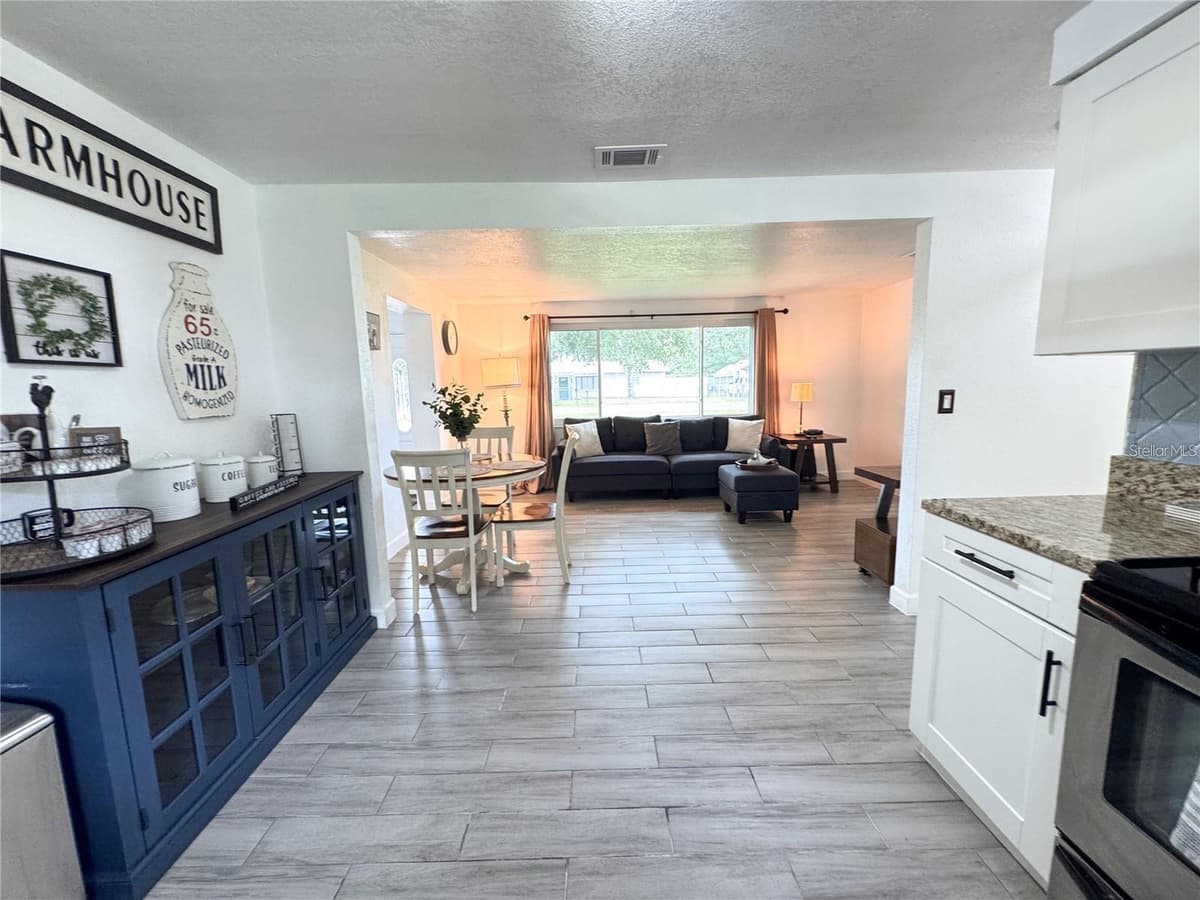 9616 PINE RIDGE AVENUE — photo 8 of 29
