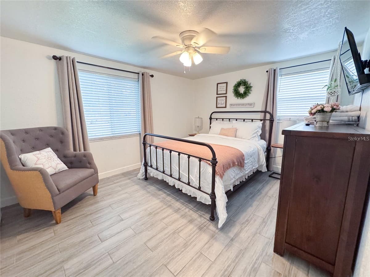 9616 PINE RIDGE AVENUE — photo 15 of 29