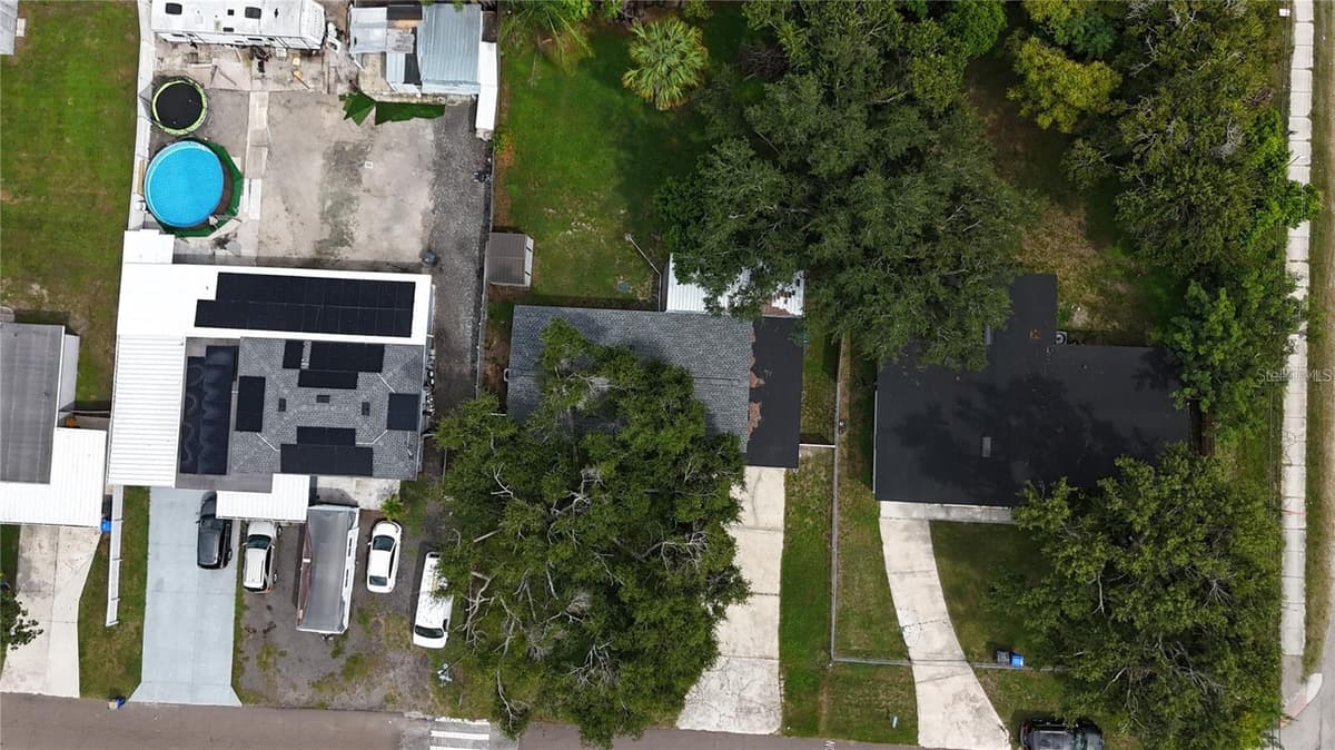 9616 PINE RIDGE AVENUE — photo 4 of 29