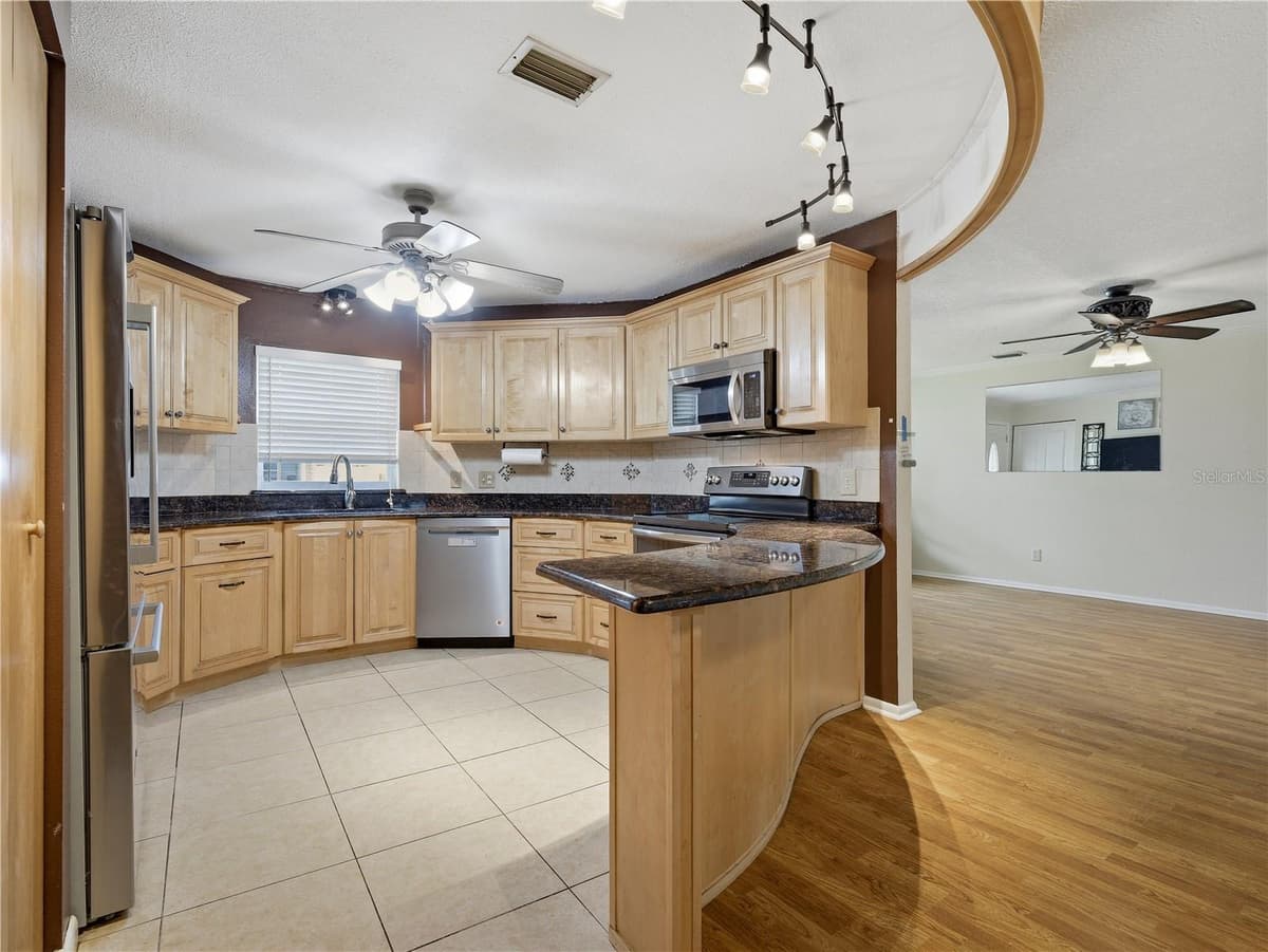 2812 TRAVELERS PALM DRIVE — photo 10 of 37