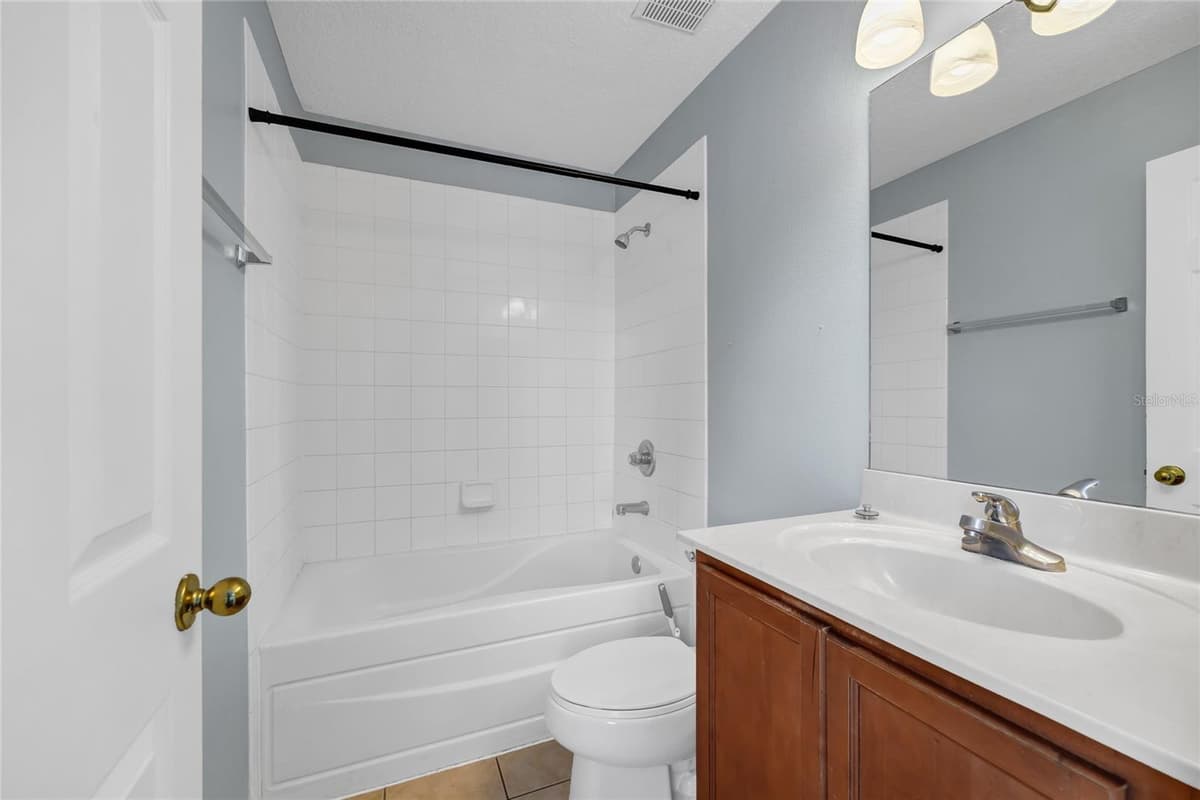 5266 PARADISE CAY CIRCLE — photo 19 of 27