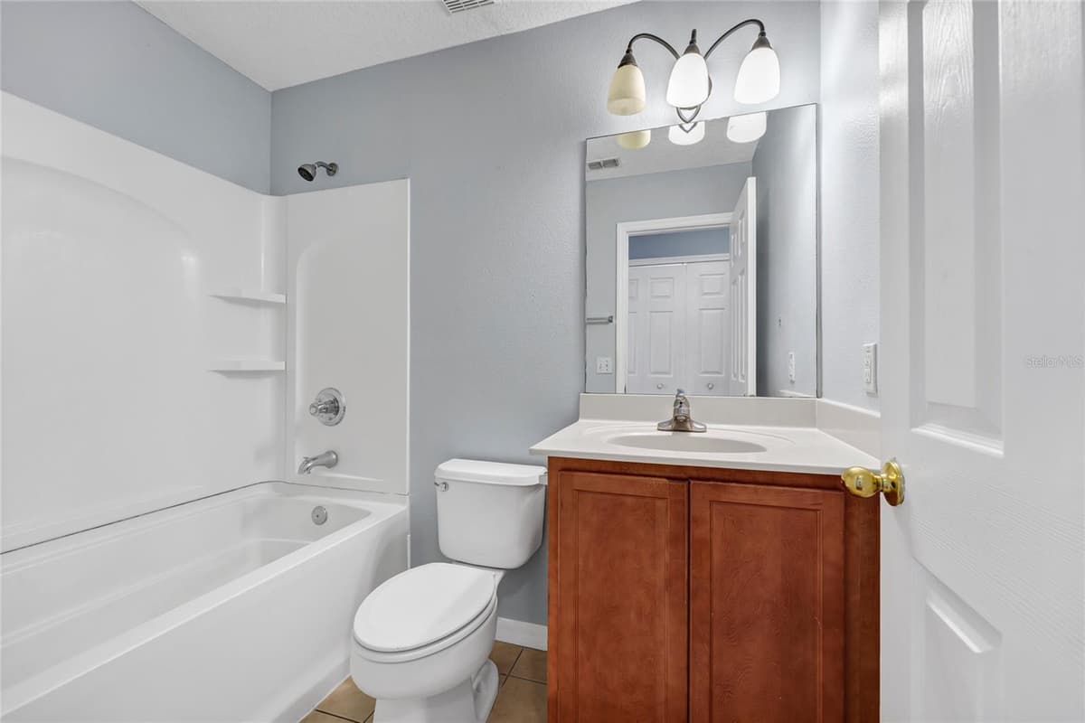 5266 PARADISE CAY CIRCLE — photo 15 of 27