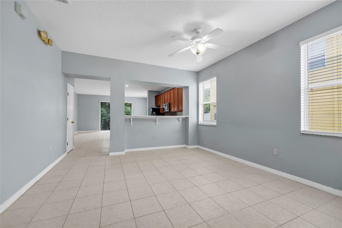 5266 PARADISE CAY CIRCLE — photo 5 of 27