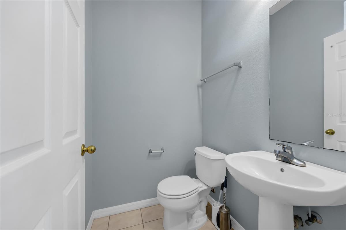 5266 PARADISE CAY CIRCLE — photo 12 of 27