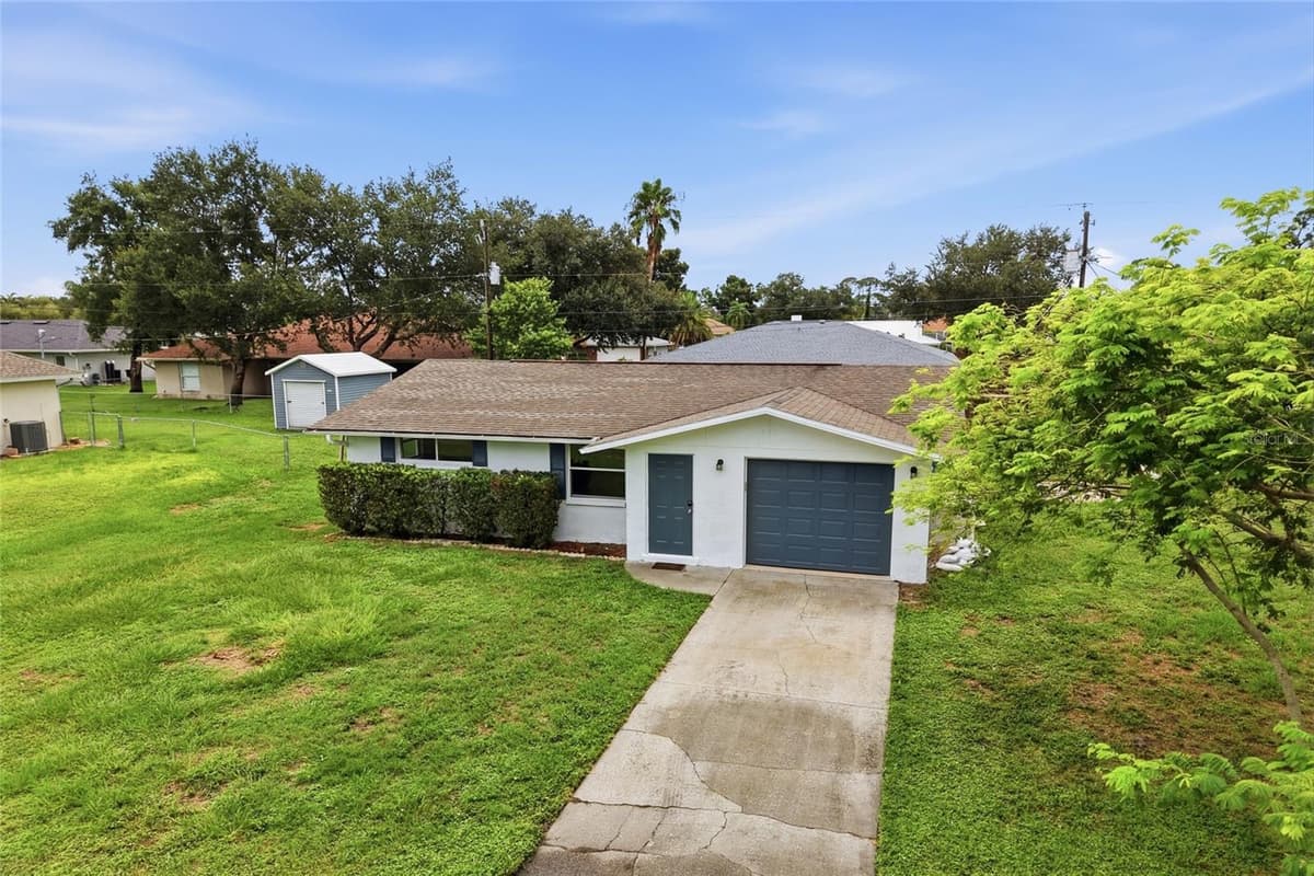 935 EVEREST ROAD — photo 3 of 55