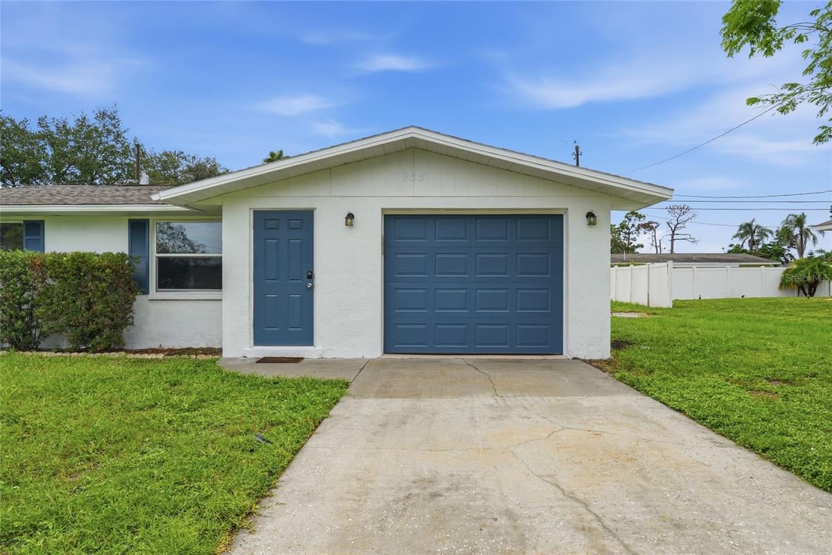 935 EVEREST ROAD — photo 8 of 55