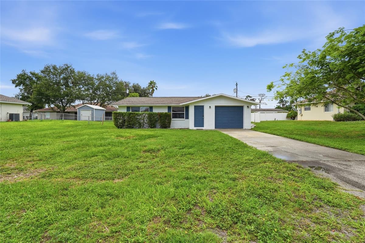 935 EVEREST ROAD — photo 11 of 55