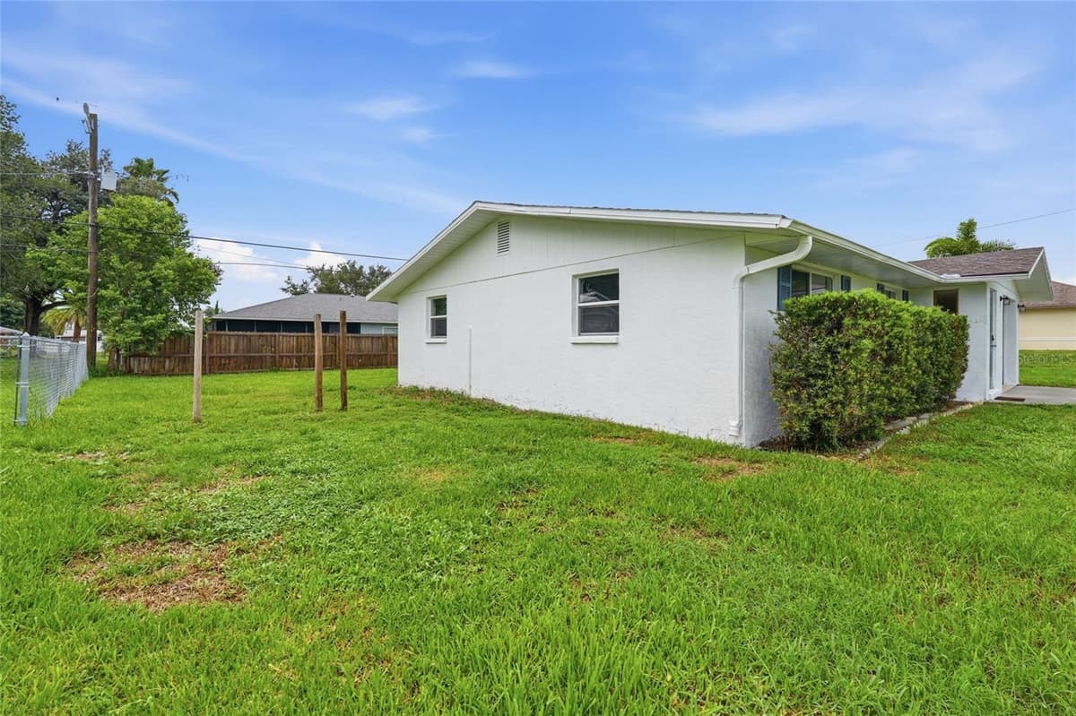 935 EVEREST ROAD — photo 52 of 55