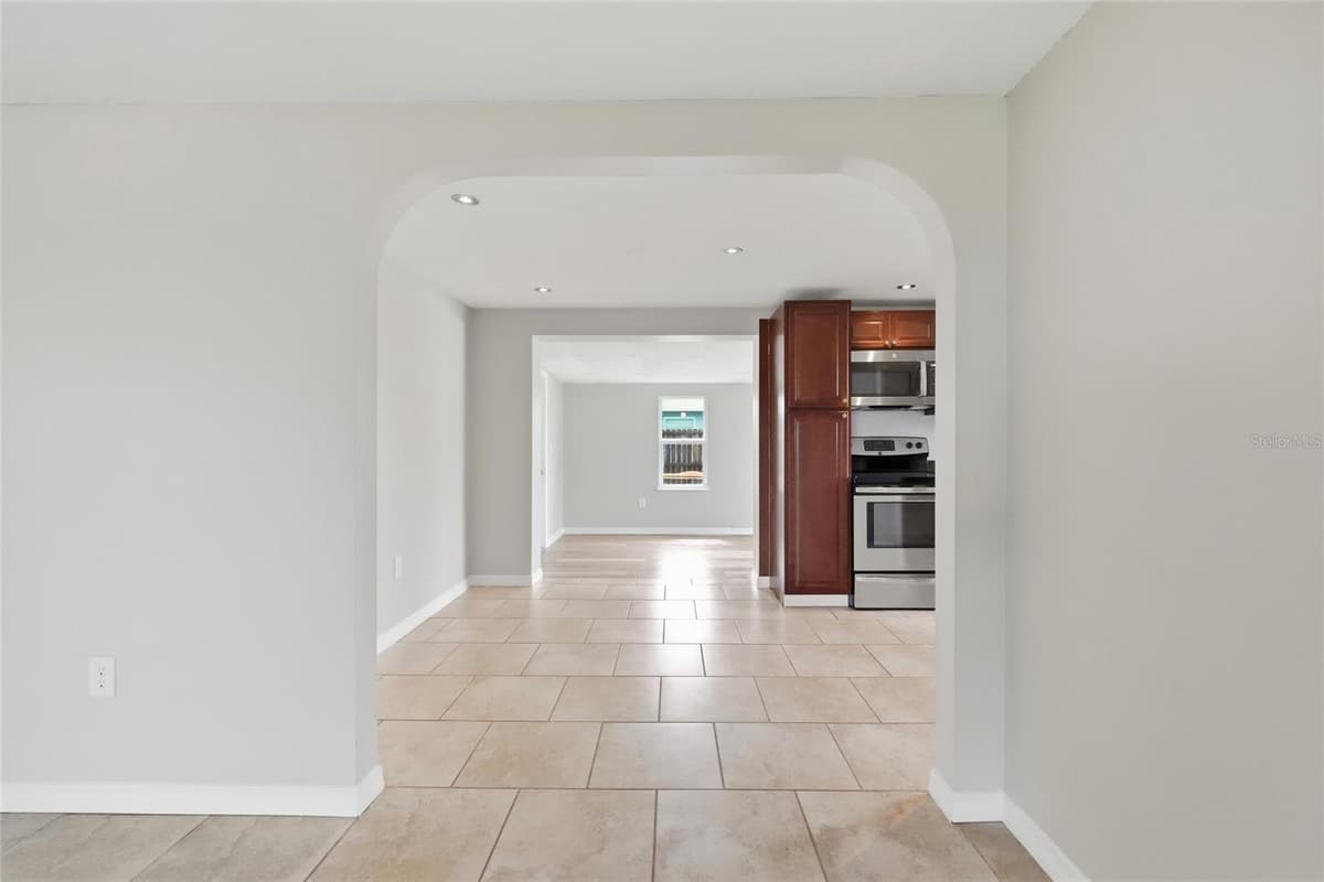 935 EVEREST ROAD — photo 27 of 55
