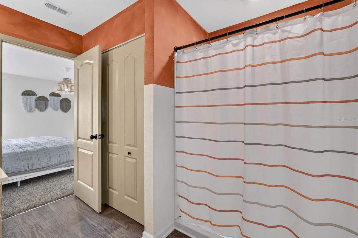 7 BILTMORE PLACE — photo 17 of 32