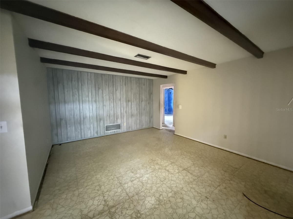 7 LAMPLITE COURT — photo 6 of 11