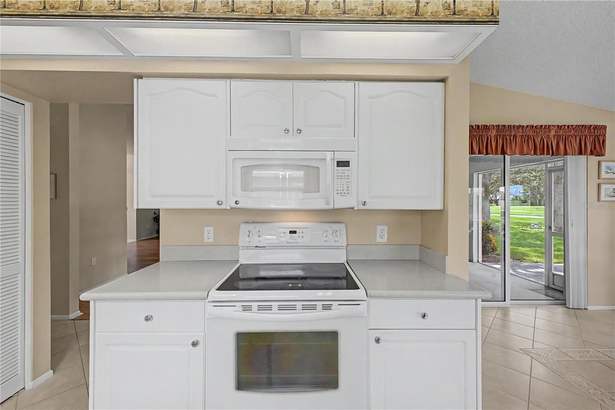 8018 SUGARBUSH DRIVE — photo 19 of 70