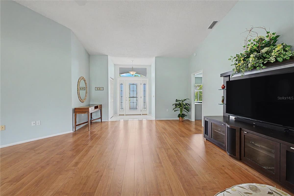 8018 SUGARBUSH DRIVE — photo 13 of 70