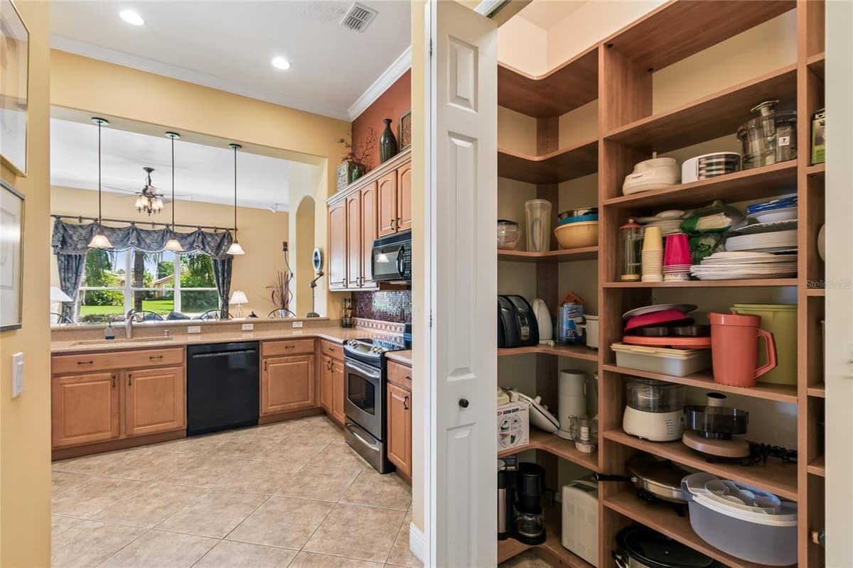 501 MONTAGE LN — photo 21 of 81