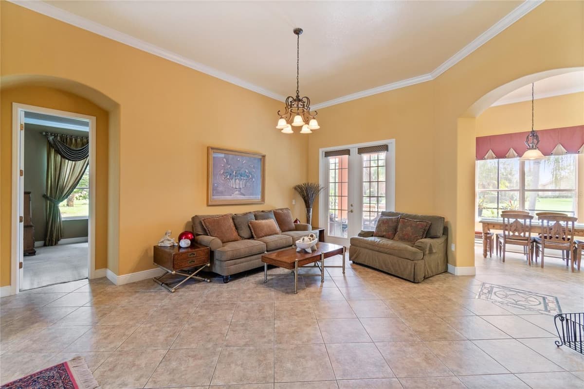501 MONTAGE LN — photo 5 of 81