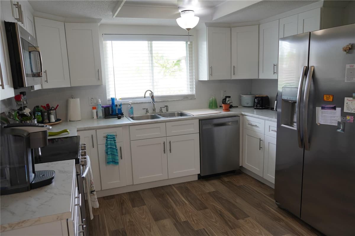 536 FLAMINGO DRIVE — photo 12 of 49