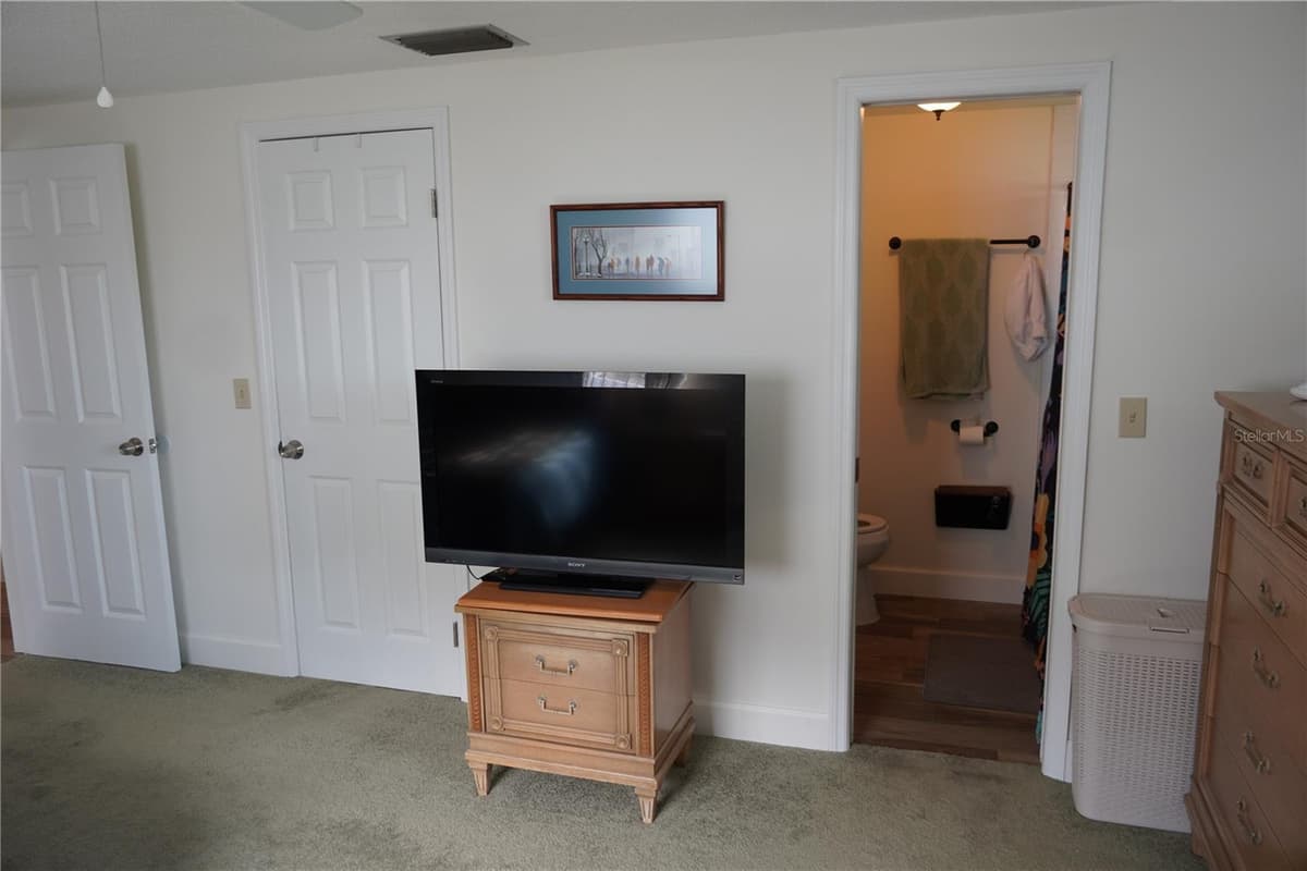 536 FLAMINGO DRIVE — photo 18 of 49
