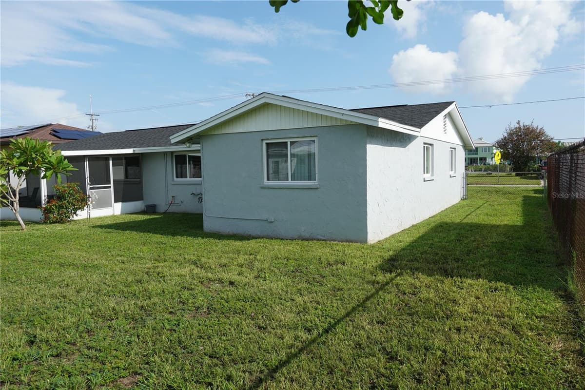 536 FLAMINGO DRIVE — photo 40 of 49