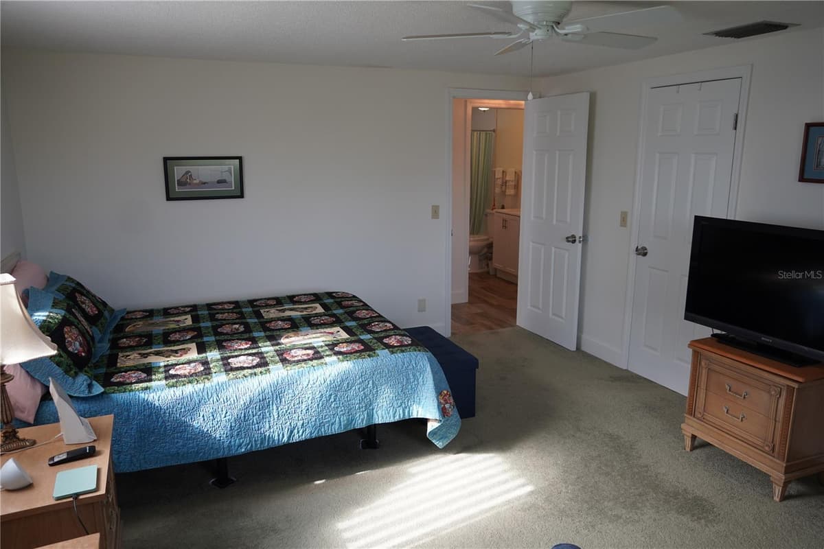 536 FLAMINGO DRIVE — photo 17 of 49