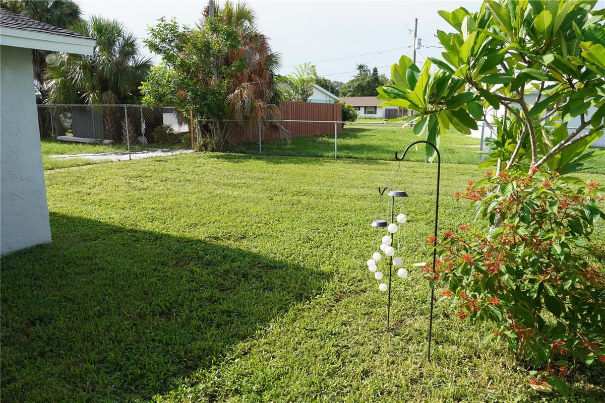536 FLAMINGO DRIVE — photo 38 of 49