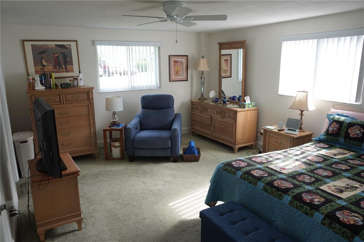 536 FLAMINGO DRIVE — photo 15 of 49