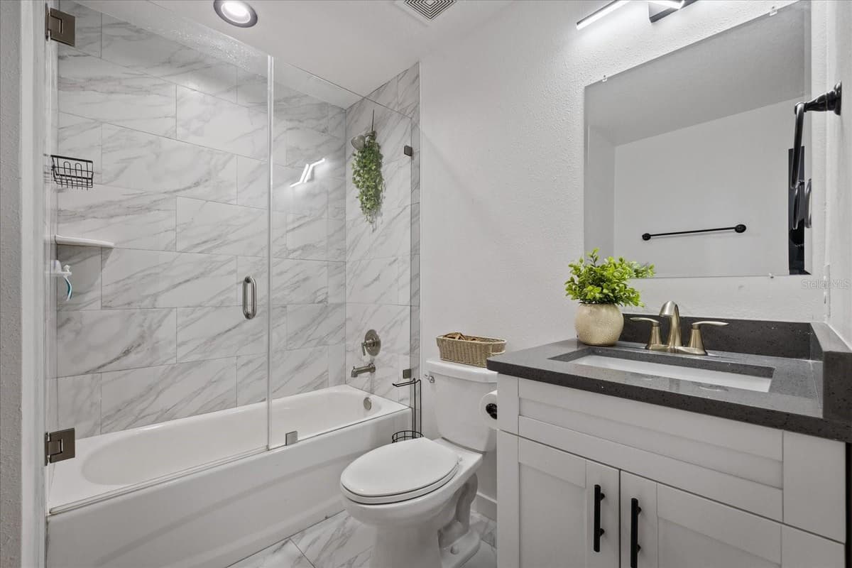 3209 HANNA AVENUE — photo 15 of 37