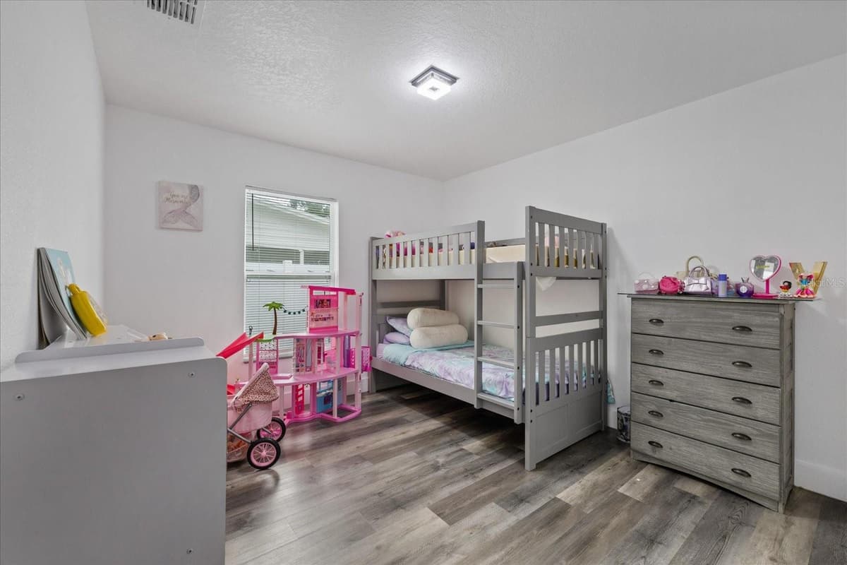 3209 HANNA AVENUE — photo 12 of 37