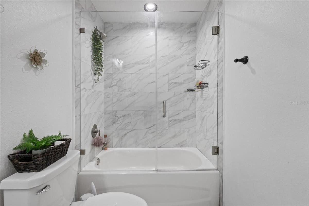 3209 HANNA AVENUE — photo 17 of 37