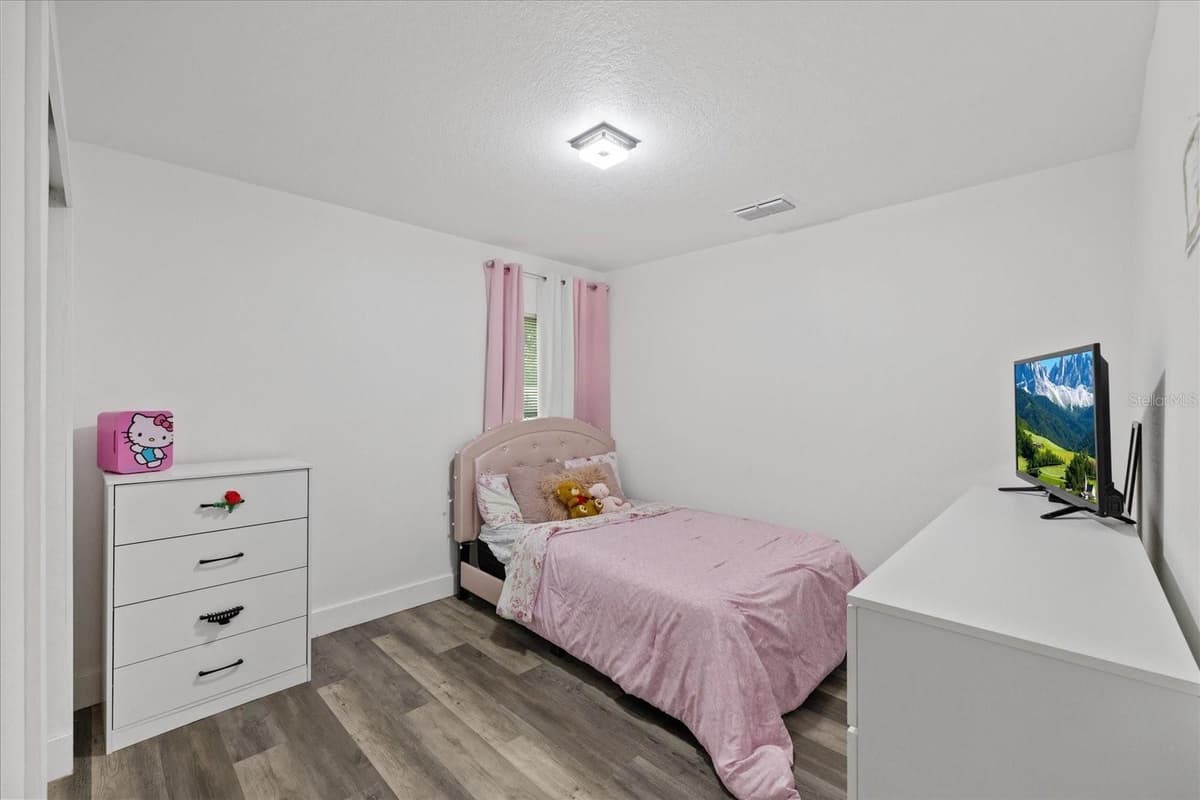 3209 HANNA AVENUE — photo 18 of 37