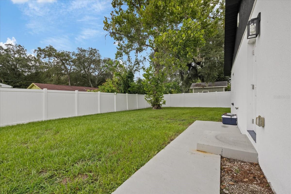 3209 HANNA AVENUE — photo 32 of 37