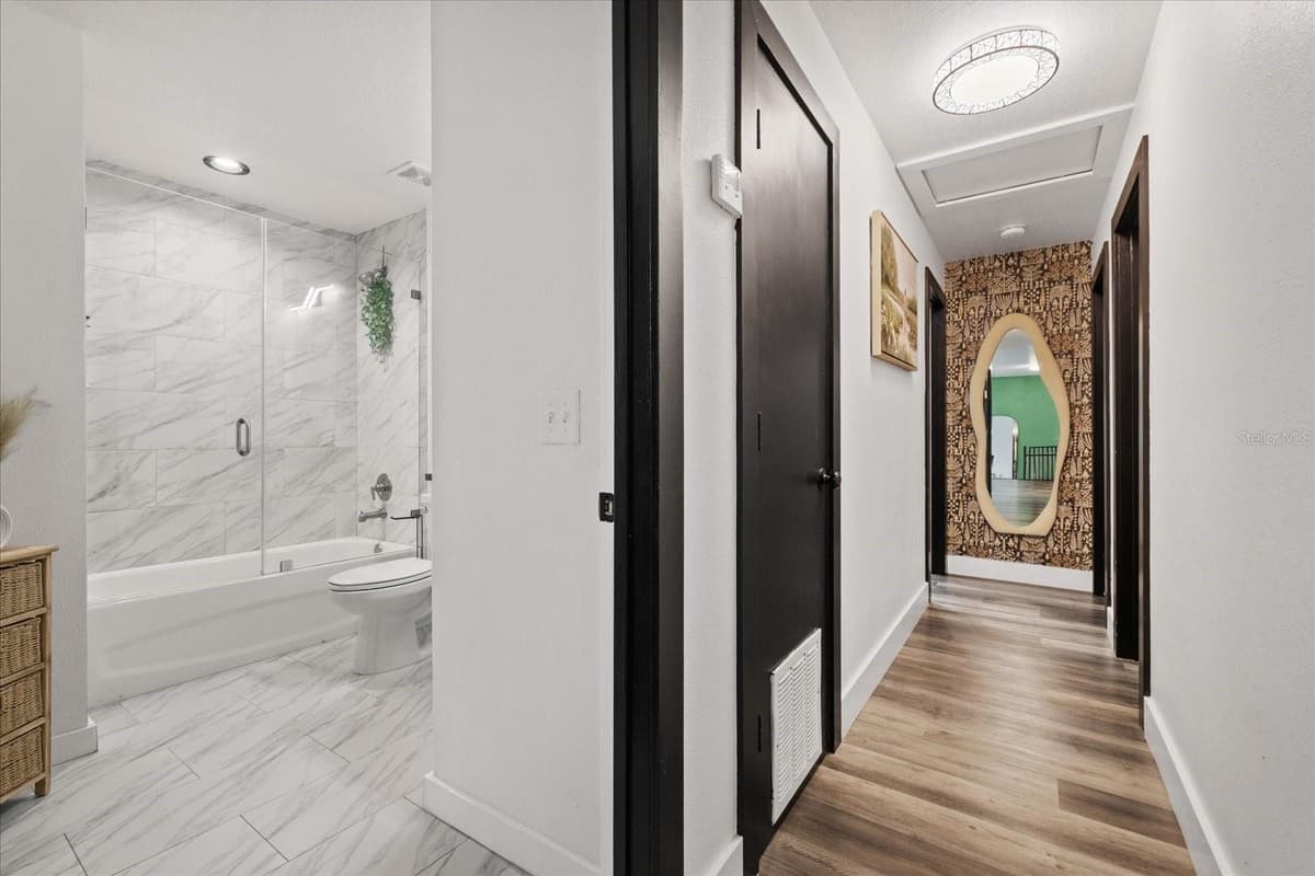 3209 HANNA AVENUE — photo 14 of 37