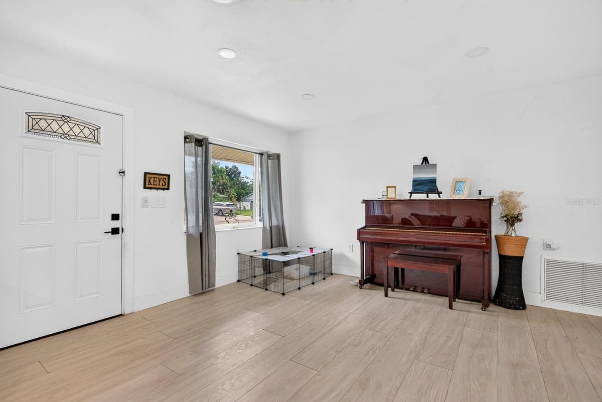 707 65TH AVENUE DRIVE — photo 3 of 35