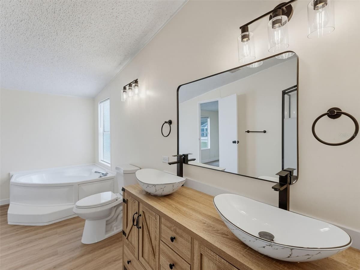 11106 FERNWAY LANE — photo 9 of 43