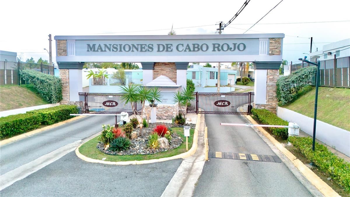 B-21 MANSIONES DE CABO ROJO — photo 11 of 13