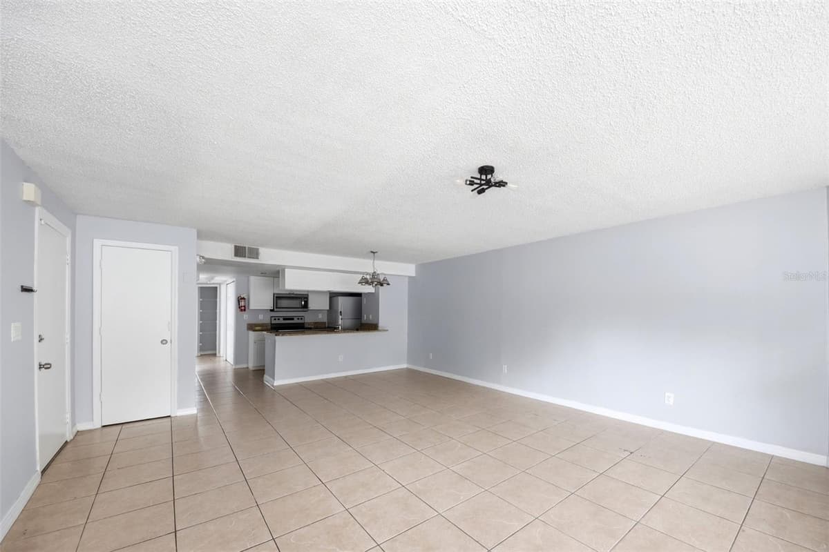 2723 POINCIANA BOULEVARD — photo 6 of 38