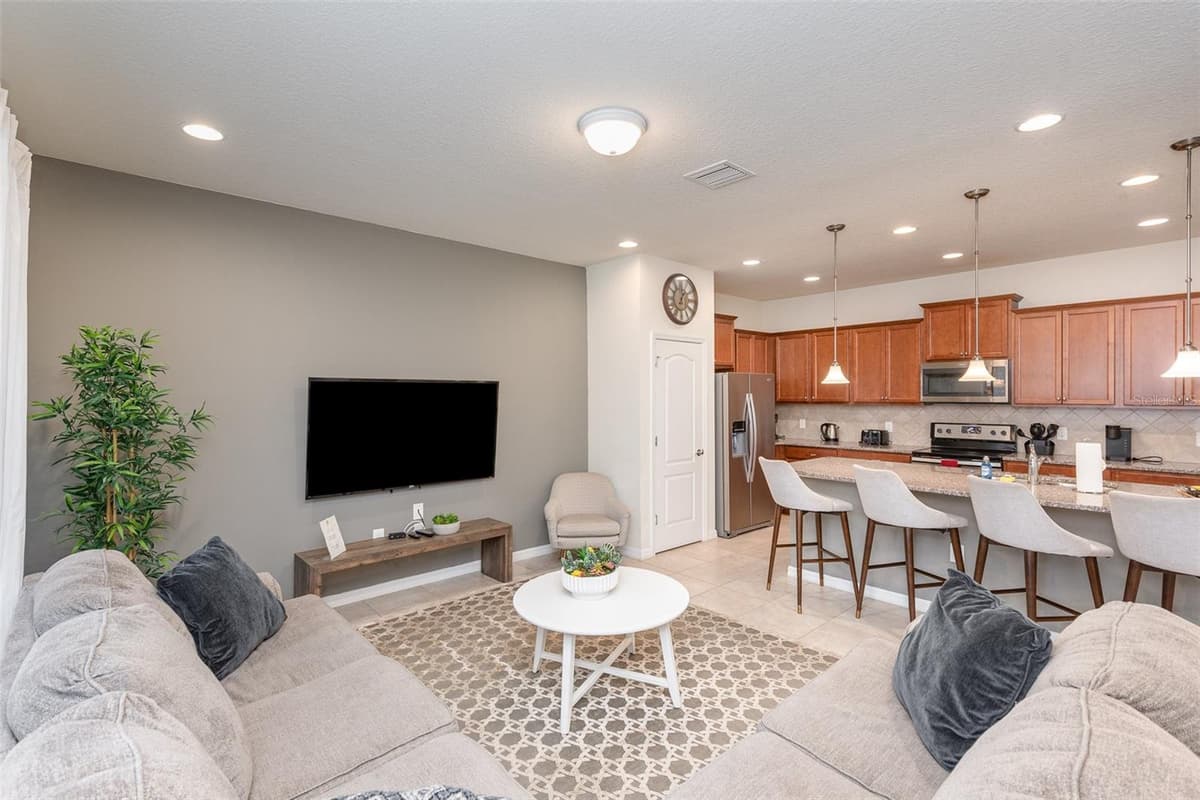 9025 RHODES STREET — photo 3 of 36